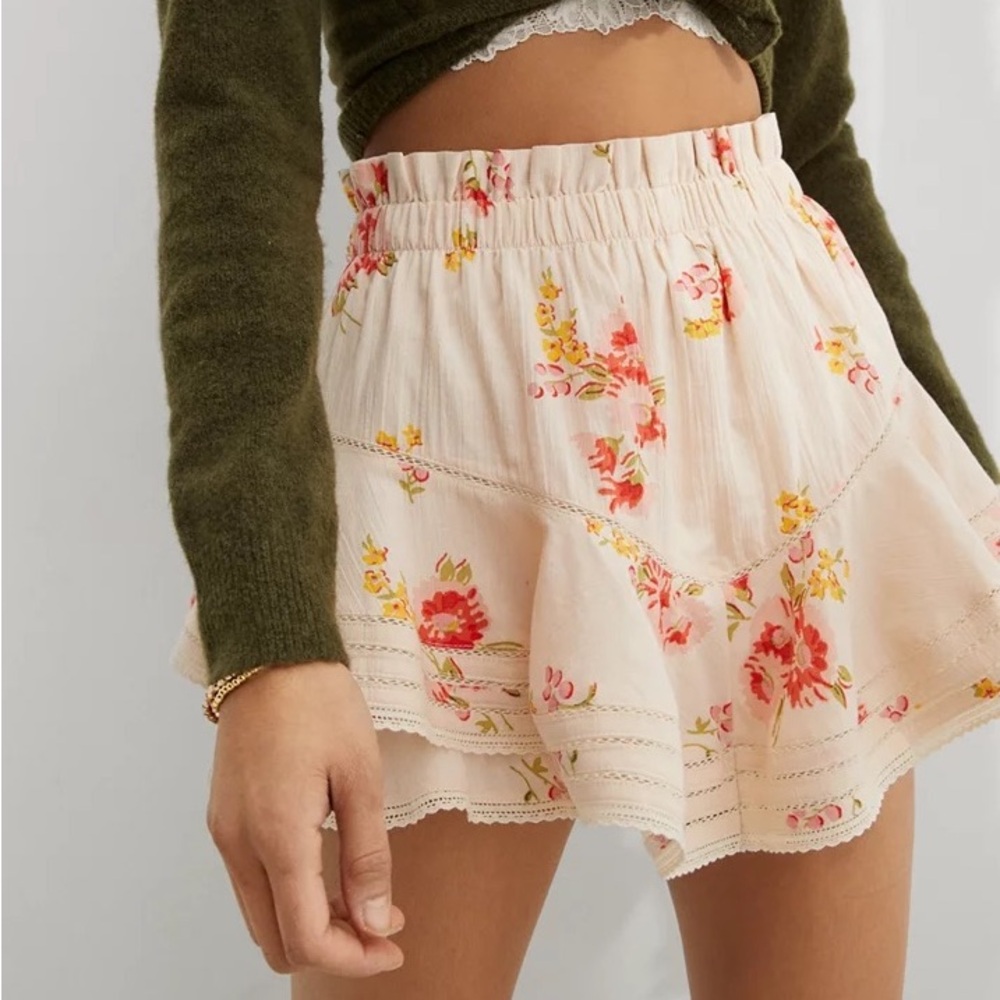 Aerie Rock n' Ruffle Skort Sz Large Cream Pink Floral Cottage-core Flowy Cotton